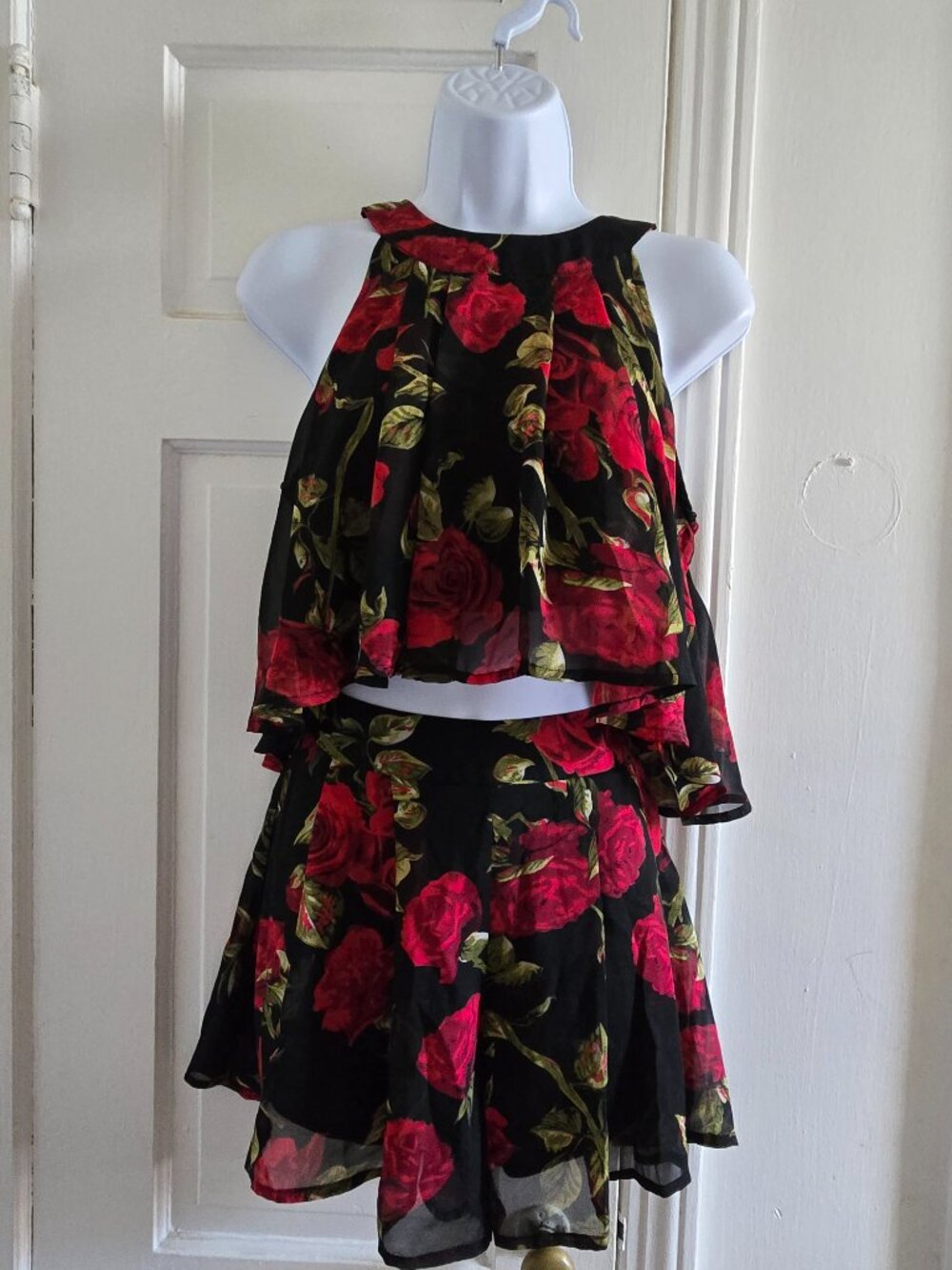 Two piece shorts-set with black & red floral print